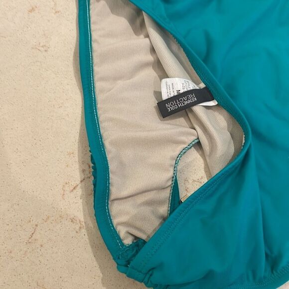 Kenneth Cole Reaction bikini SZ medium - Picture 6 of 7